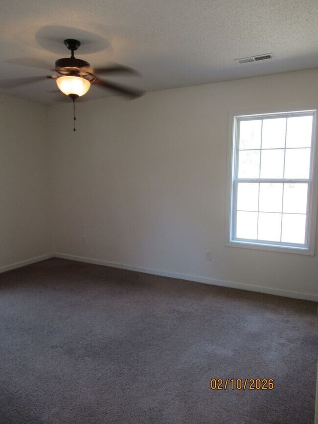 Building Photo - 3 Bedroom, 2 bathroom Brick home-HWY 15 SOUTH