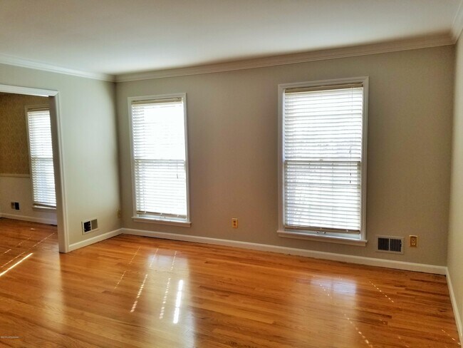 Building Photo - 8203 Camberley Dr