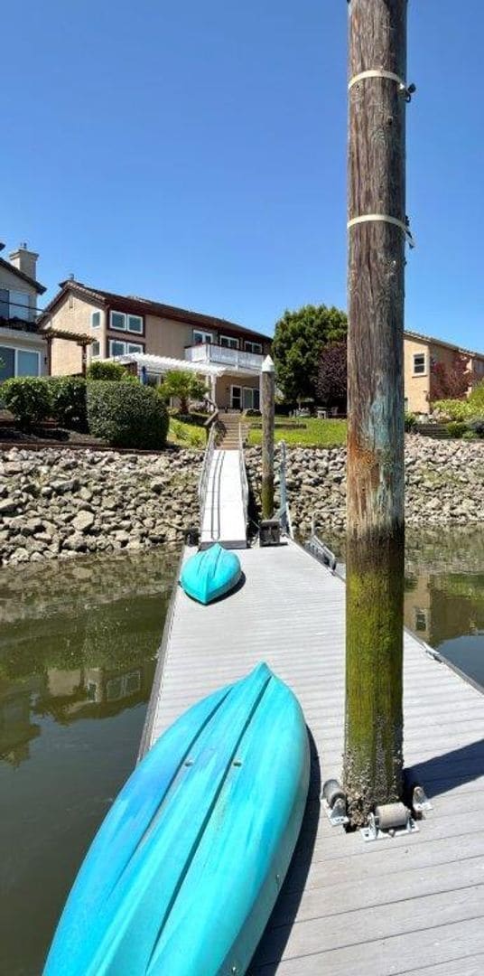 Building Photo - Coveted Napa Yacht Club 3 Bedrooms, 2 1/2 Bathrooms, w/ 1st Level Primary Bedroom/Bath