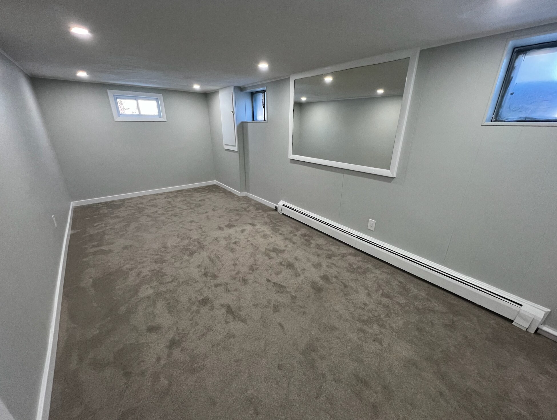 Building Photo - 27 Church St