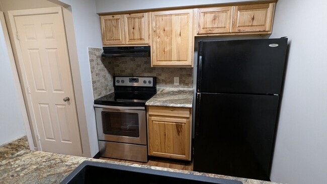 Building Photo - MN Cedar Village (833)