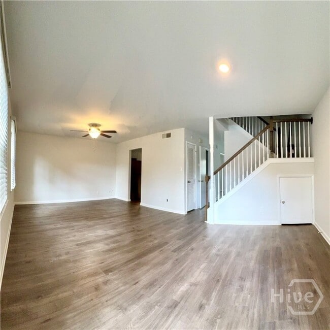 Building Photo - 455 Mall Blvd