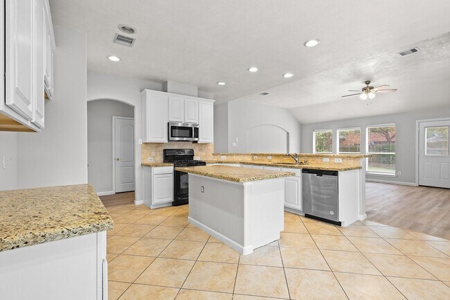 Building Photo - 25910 N Lakefair Dr