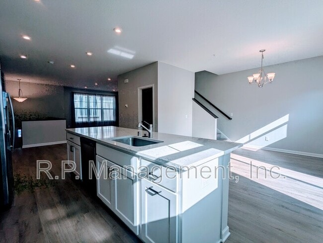 Building Photo - 2281 Polar Wy