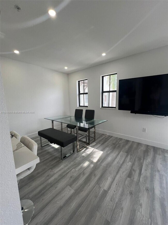 Building Photo - 10630 NW 88th St