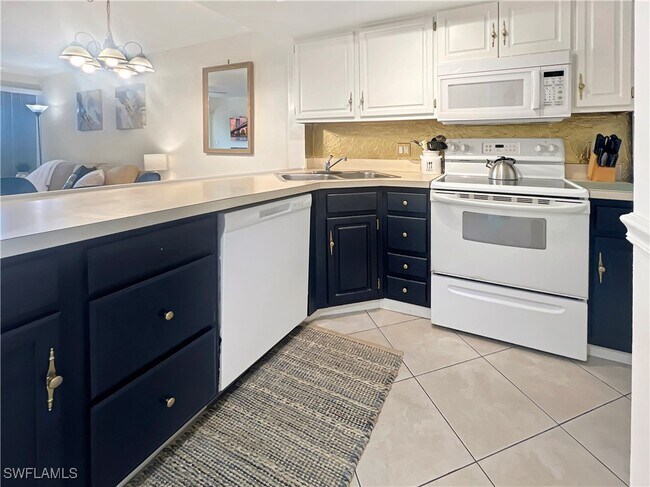 Building Photo - 600 Neapolitan Way