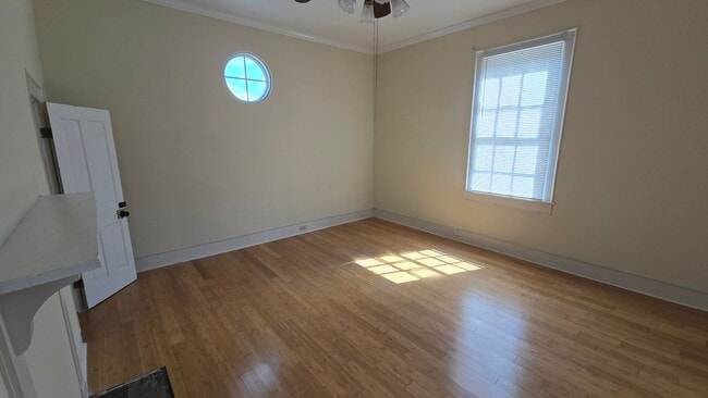 Building Photo - SHORT TERM AVAILABLE [Olympia]