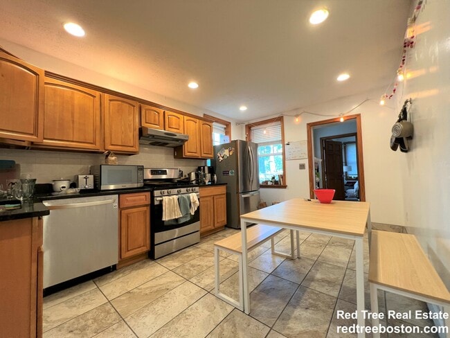 Building Photo - 25 Gibbs St