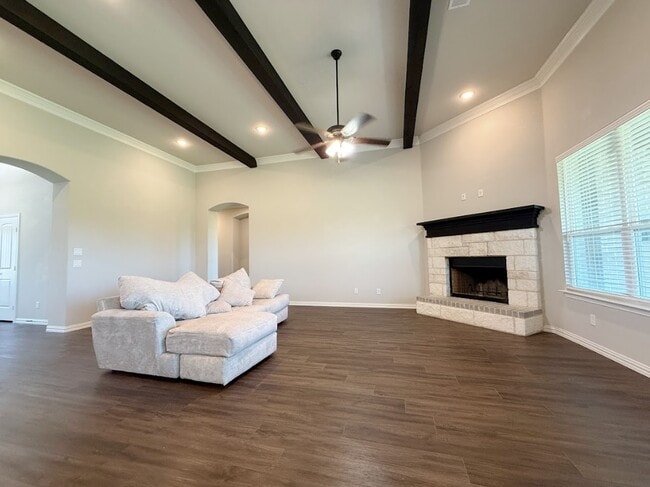 Building Photo - 104 Cottonwood Ct