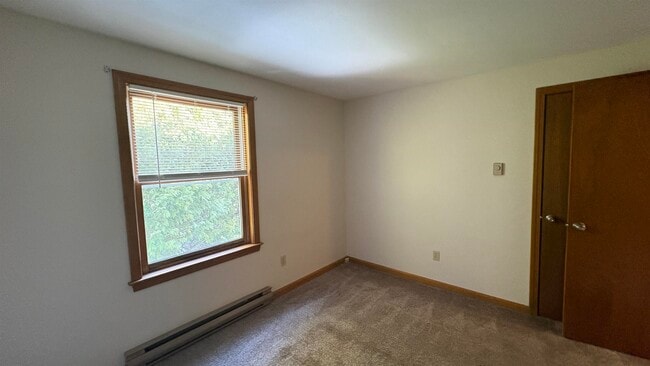 Building Photo - 44 Garfield St