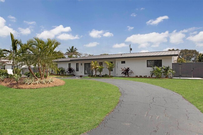 Primary Photo - 17701 SW 92nd Ct