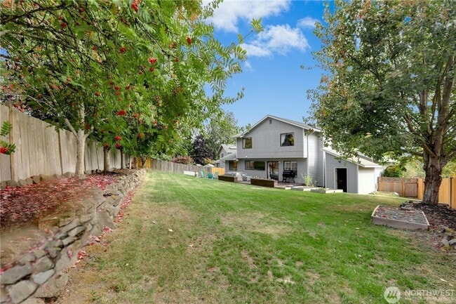 Building Photo - 3 bed 2.5 bath in martha lake neighborhood