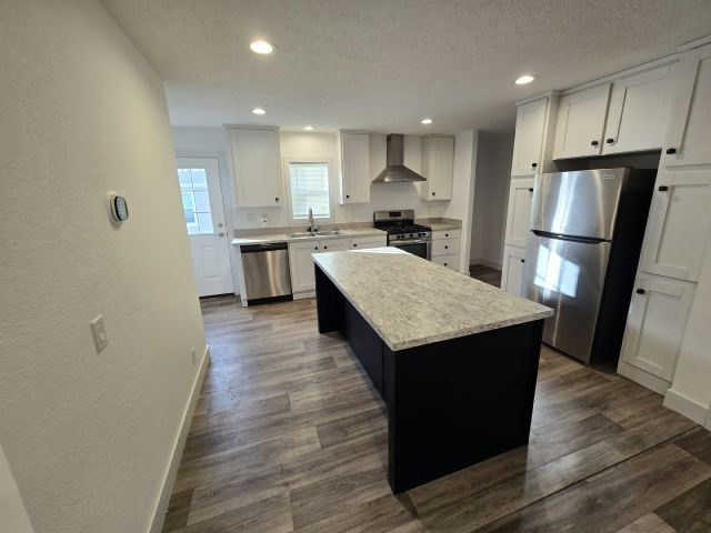 Primary Photo - 142 Terri Ln