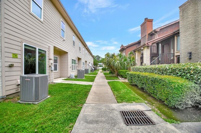 Building Photo - 20 Evanston St