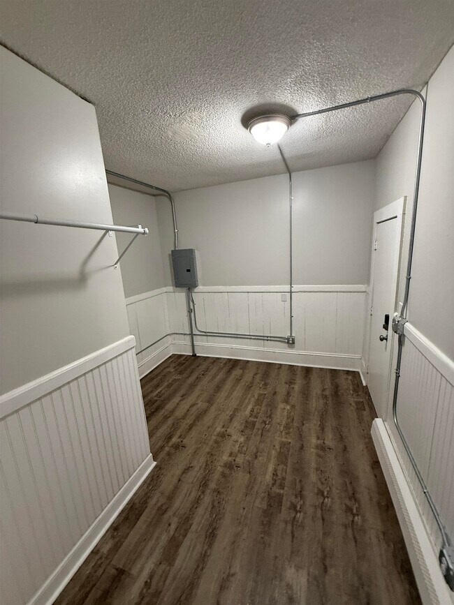 Building Photo - 524 Sunapee St