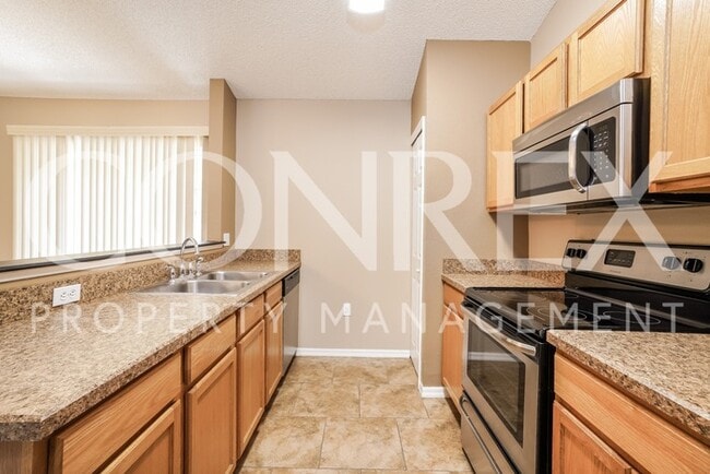 Building Photo - Outstanding 3 Bedroom Home in GREAT LOCATION!