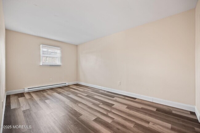 Building Photo - 175 Buckelew Ave