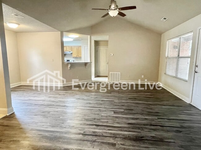 Building Photo - 114 Viola Ct