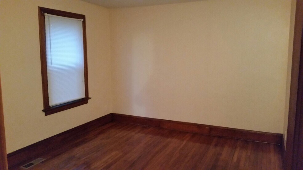 Bedroom #1 - 261 View St