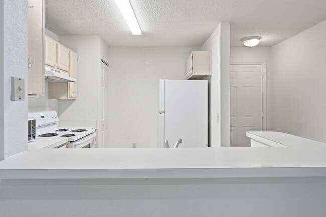 Building Photo - 4240 Summer Landing Dr