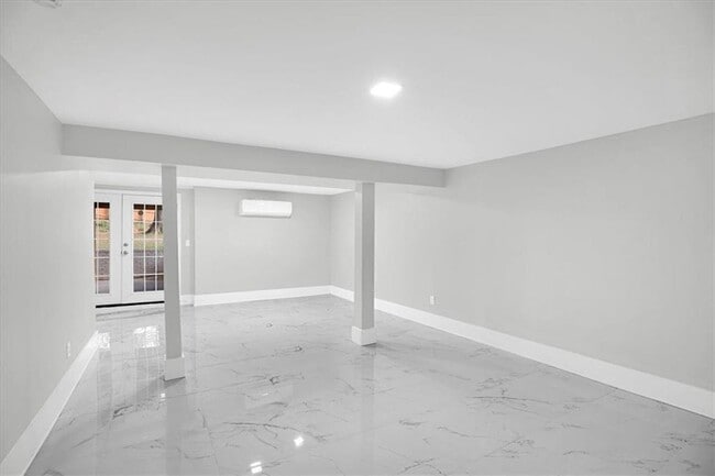 Building Photo - 2271 Cresta Dr