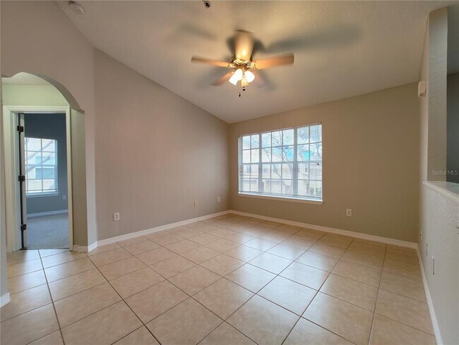 Building Photo - 826 Grand Regency Pointe