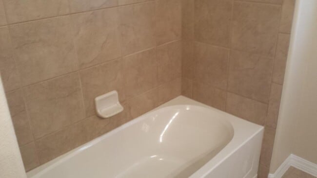 Building Photo - 3 Bed 2.5 Bath Tech Savy Corner Townhouse ...
