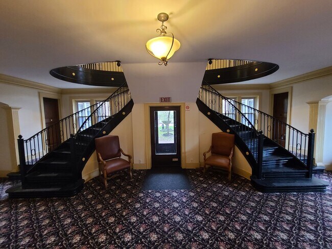 Building Photo - 1615-1625 East Ave Unit-103