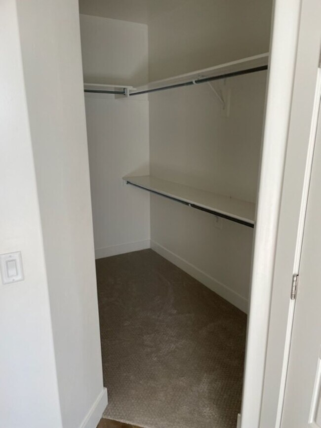 Building Photo - 3076 E Lavatera Dr