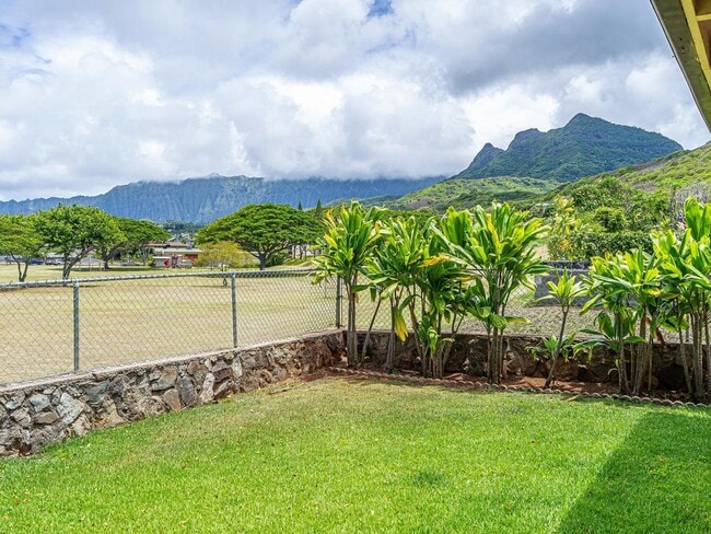 Building Photo - Pet Friendly in Kailua - Enchanted Lakes!