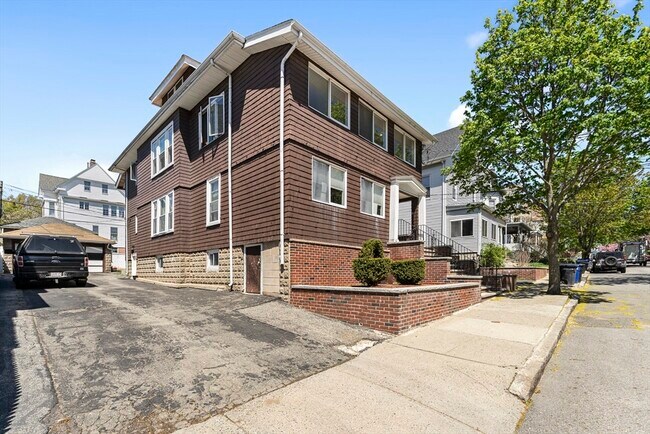 Building Photo - 46 Dartmouth St