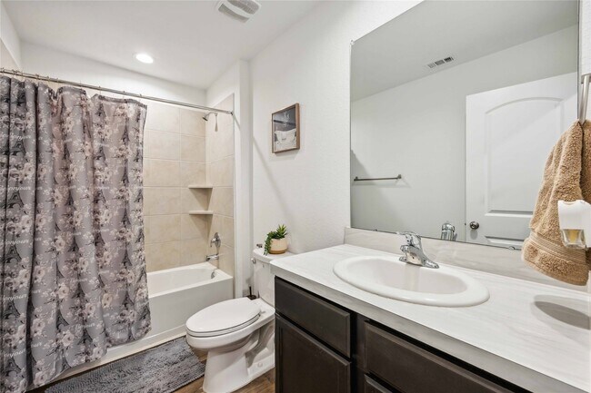 Building Photo - 16684 Lonely Pines Dr