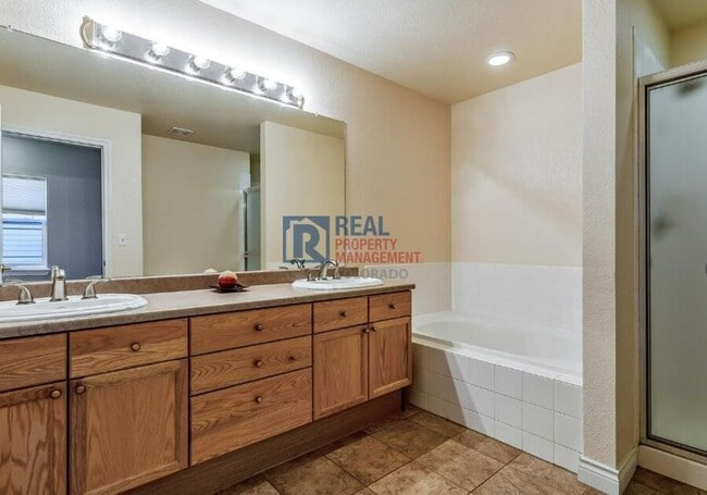 Building Photo - 8345 S Garland Cir