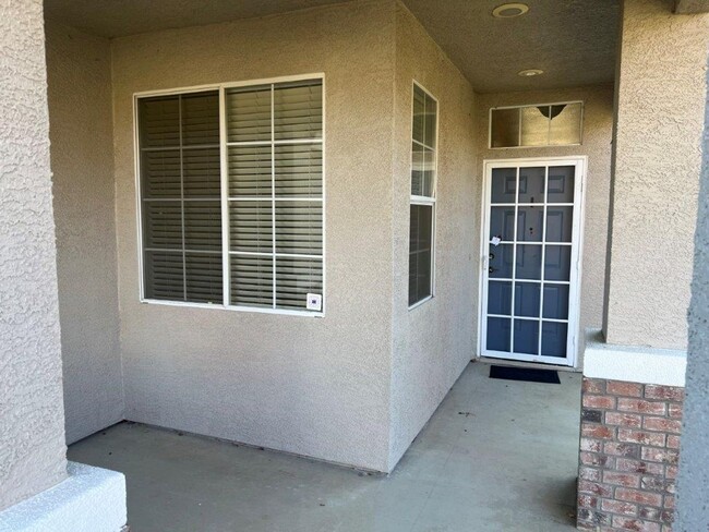 Building Photo - Exclusive Diamond Grove Gated Senior Commu...
