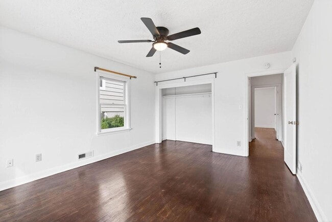 Building Photo - Vintage 3-bdrm/1-bdrm Alameda charmer—Many updates, large yard w/deck & raised beds