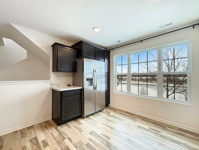 Building Photo - 2385 Upland Rd