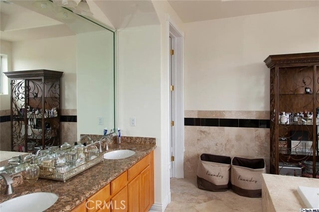 Building Photo - 10062 Valley Circle Blvd