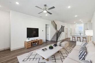 Building Photo - 7135 Buchanan Dr