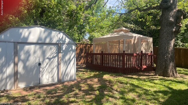 Building Photo - 903 Love Wood Ln