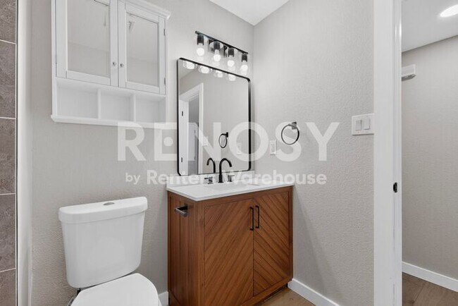 Building Photo - Renovated in Allen Ready to Be Your Home