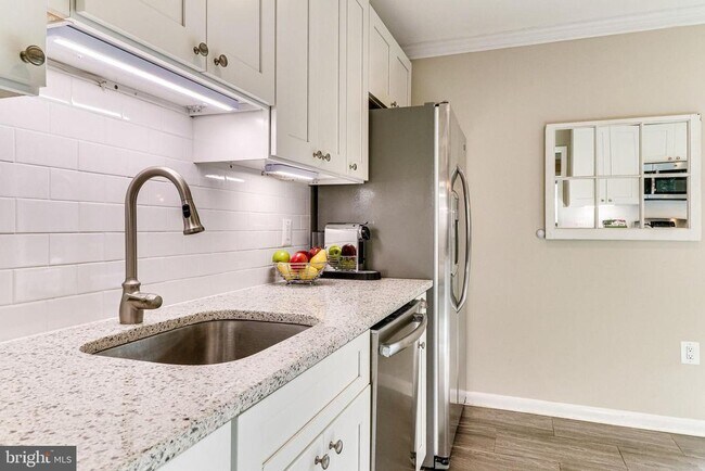 Building Photo - 6519 Engel Dr