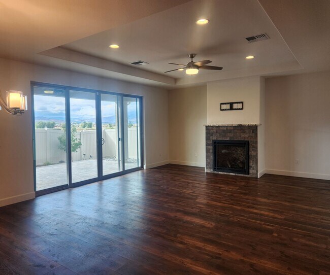 Building Photo - Beautiful Damonte Ranch Home