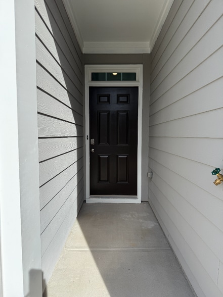 Building Photo - 65 Hughes Pl Dr