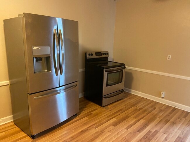 Building Photo - 408 Westmoreland Pl