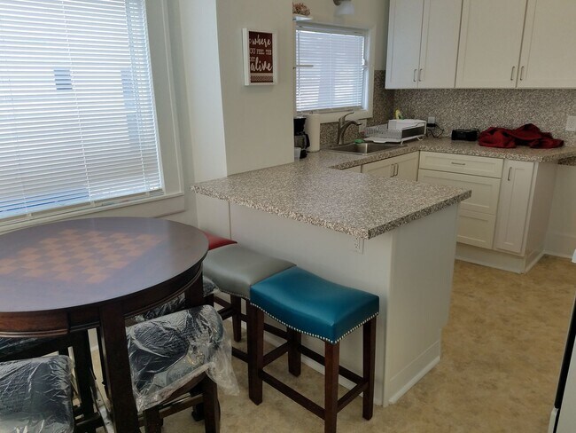 Building Photo - Grand Rapids, MI Downtown 2-Story Victorian-Style Cottage