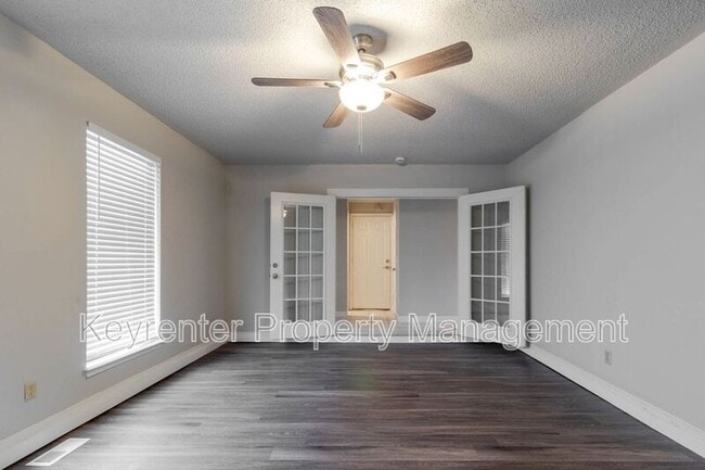 Building Photo - 732 Westridge Ct