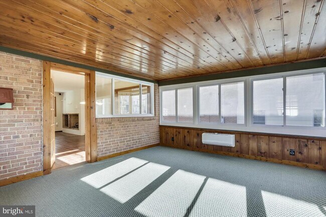 Building Photo - 6403 Tone Dr