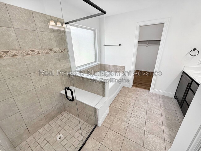 Building Photo - 235 Burnett Dr