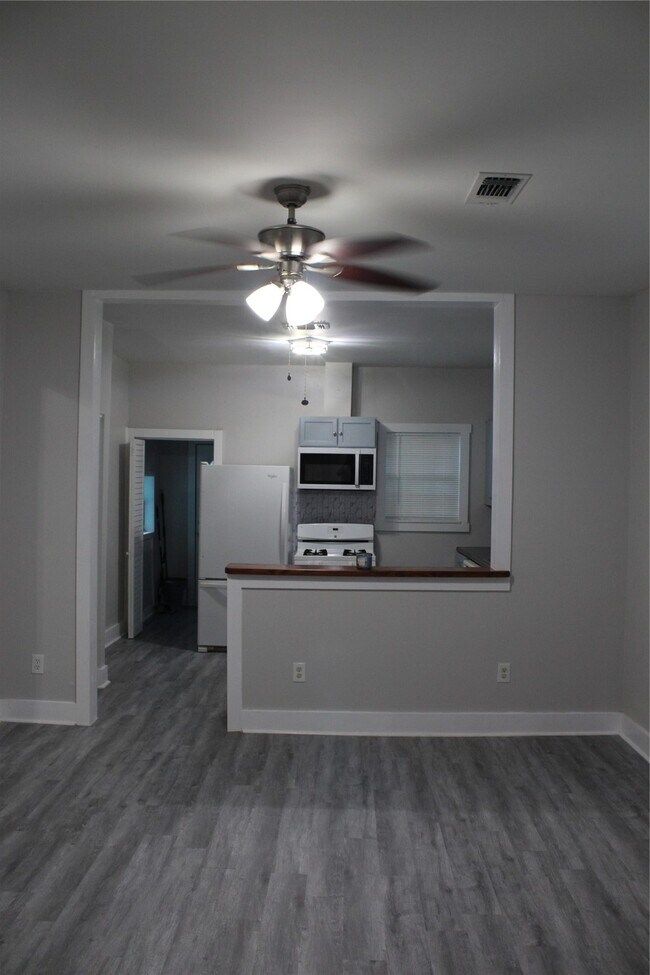 Building Photo - 4125 Avenue M