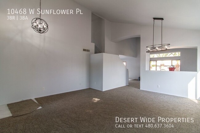 Building Photo - Amazing remodeled 3 bedroom, 2.5 bath hous...